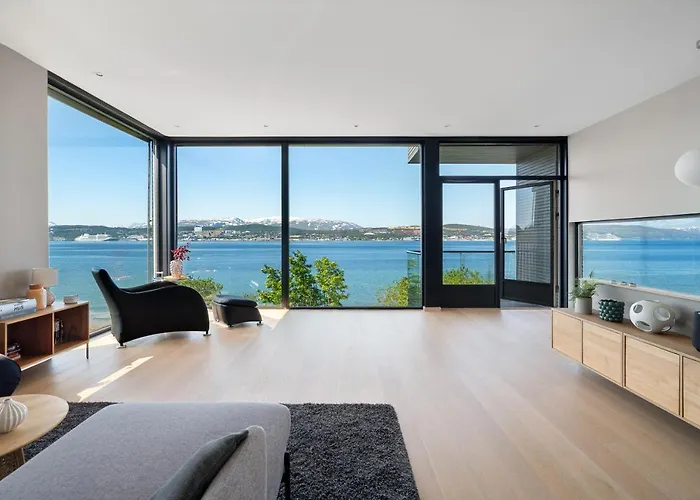 Oceanfront Penthouse Duplex Wamazing View!