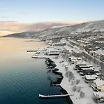 Oceanfront Penthouse Duplex Wamazing View! Appartamento