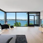 Oceanfront Penthouse Duplex Wamazing View!