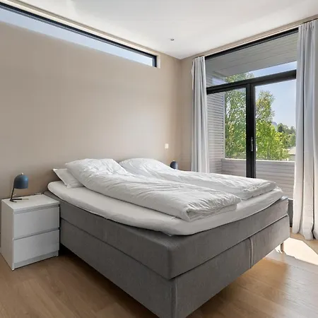 Oceanfront Penthouse Duplex Wamazing View! טרומסה