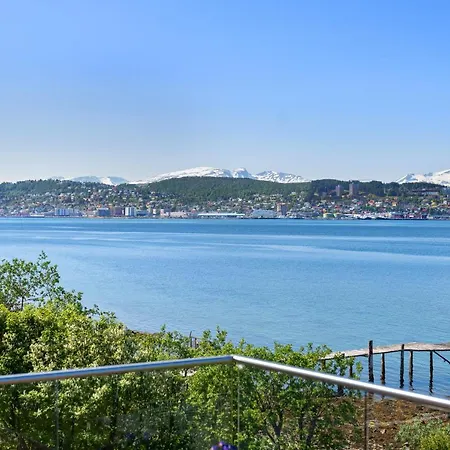 Oceanfront Penthouse Duplex Wamazing View! דירה טרומסה